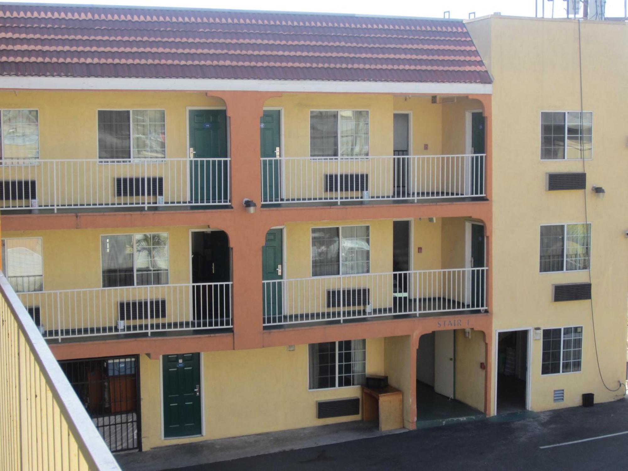 Motel Starlight Inn, Valley Blvd - Downtown La 2*