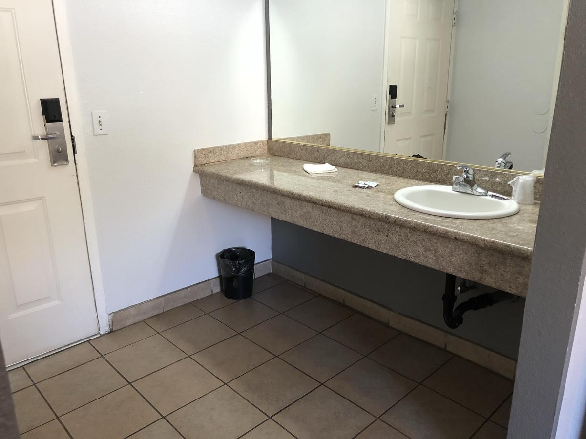 Motel Starlight Inn, Valley Blvd - Downtown La 2*